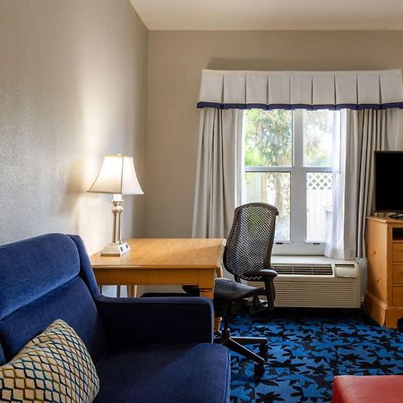 Hampton Inn & Suites Jacksonville Deerwood Park Exteriör bild