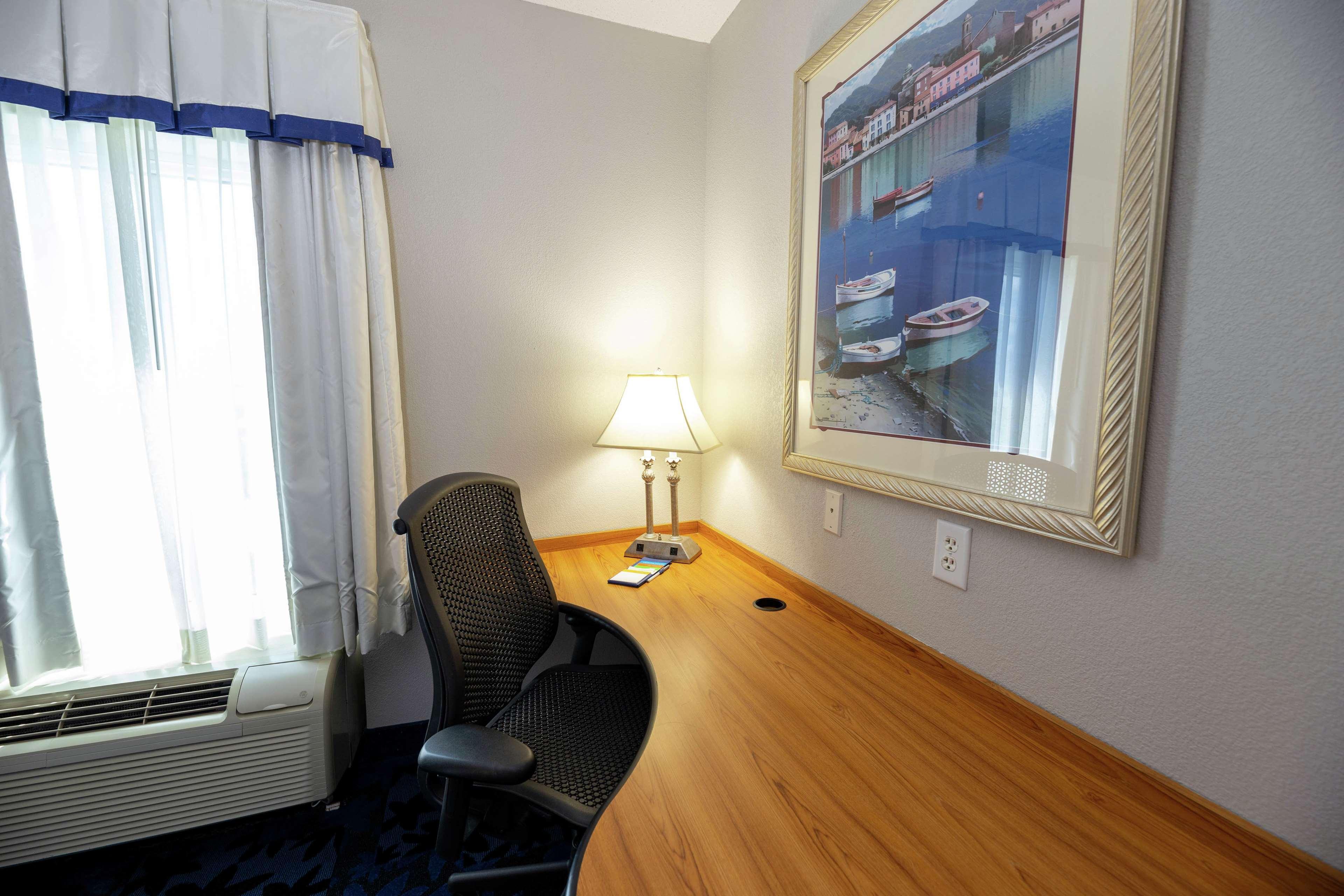 Hampton Inn & Suites Jacksonville Deerwood Park Exteriör bild