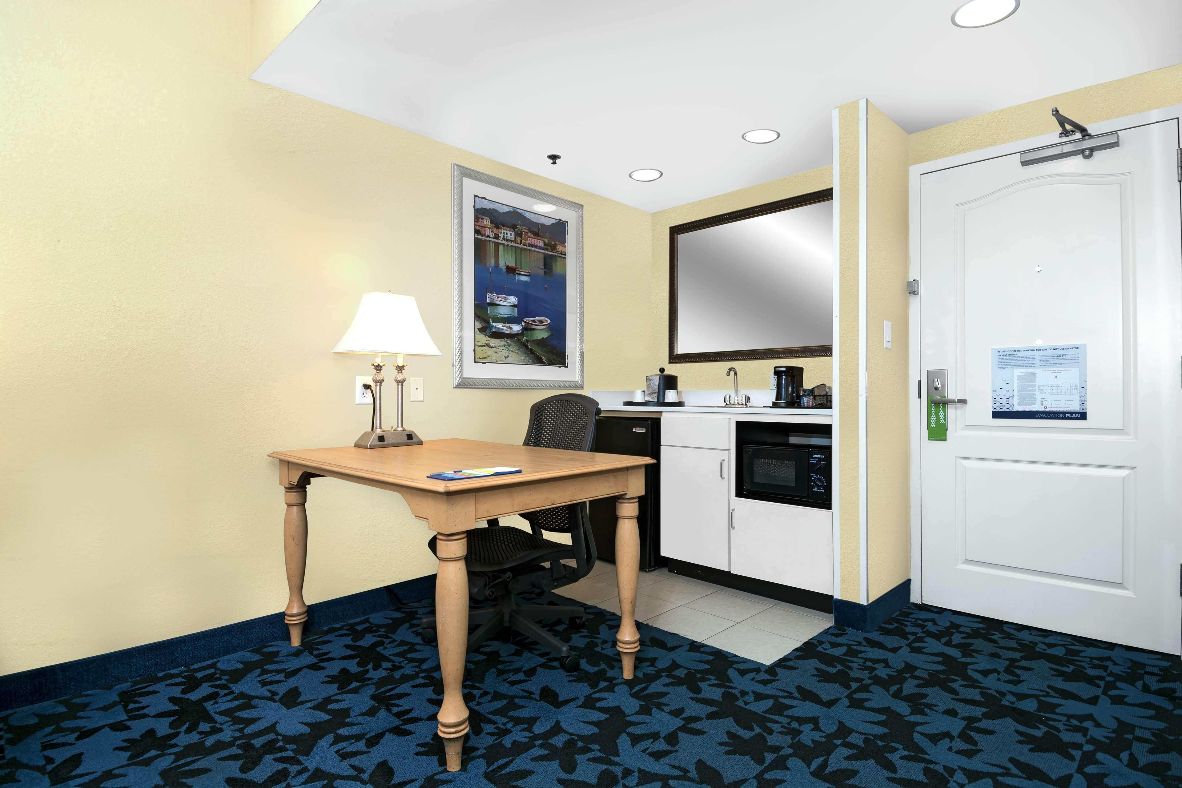 Hampton Inn & Suites Jacksonville Deerwood Park Exteriör bild