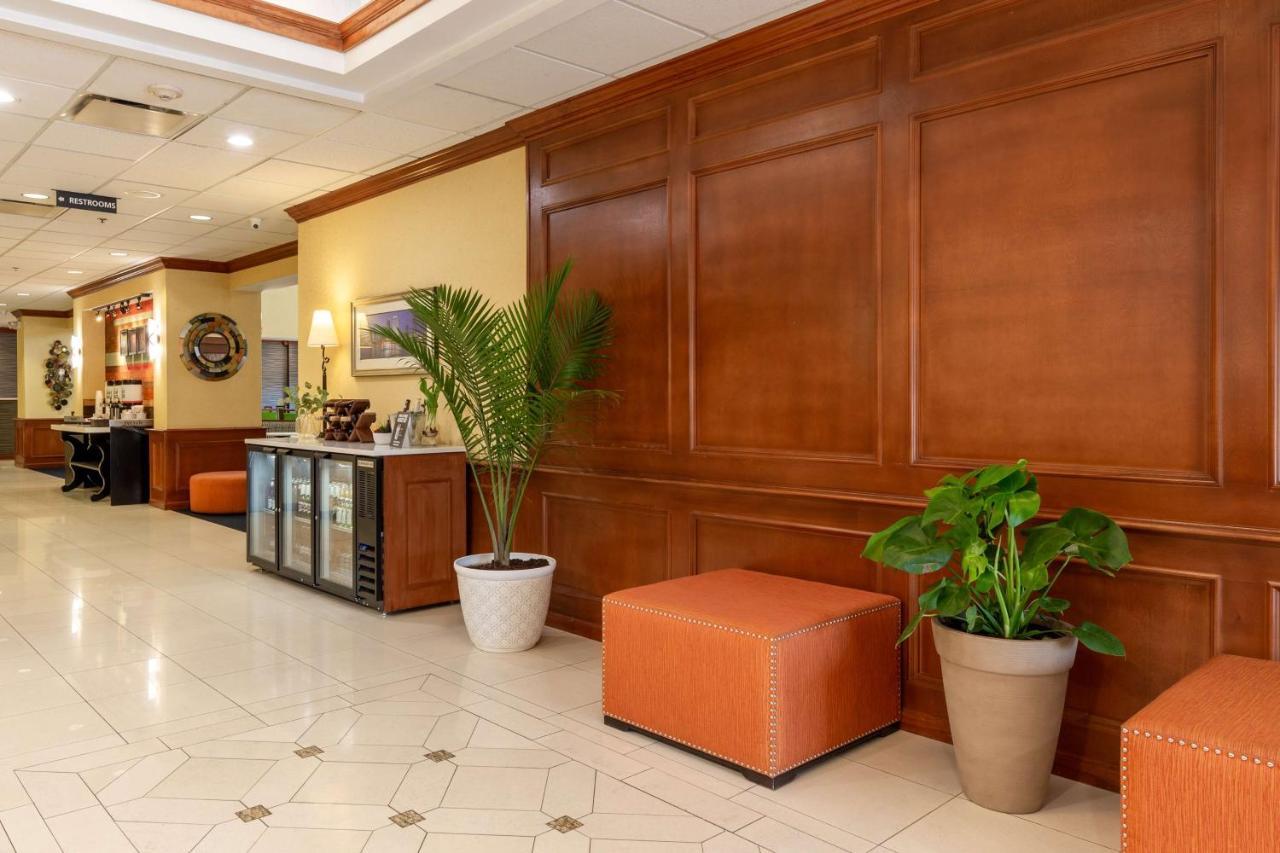 Hampton Inn & Suites Jacksonville Deerwood Park Exteriör bild
