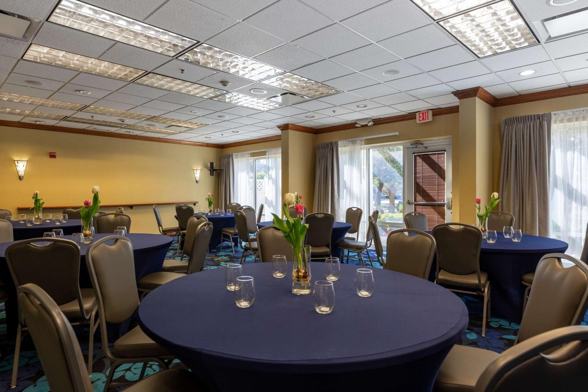 Hampton Inn & Suites Jacksonville Deerwood Park Exteriör bild