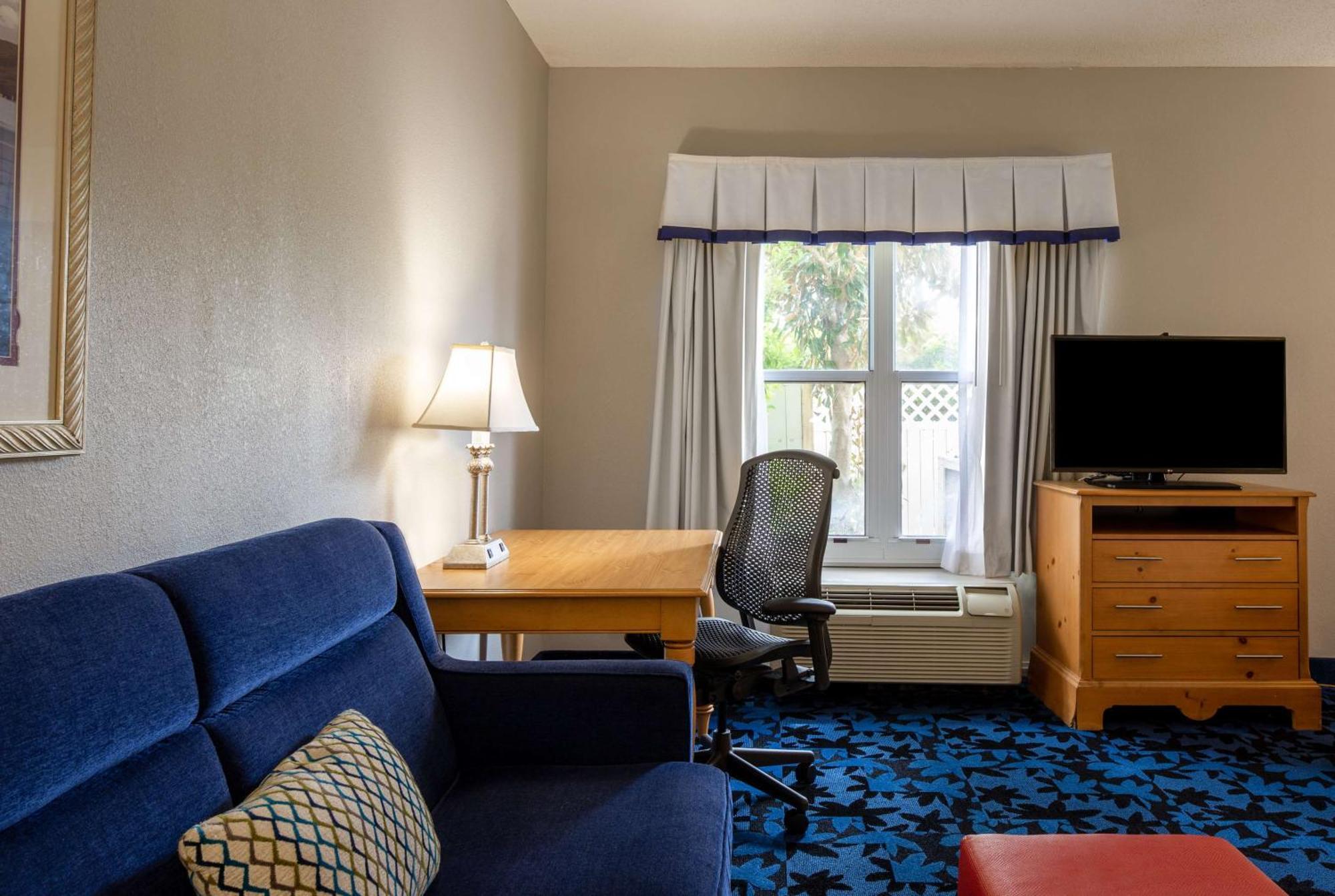 Hampton Inn & Suites Jacksonville Deerwood Park Exteriör bild