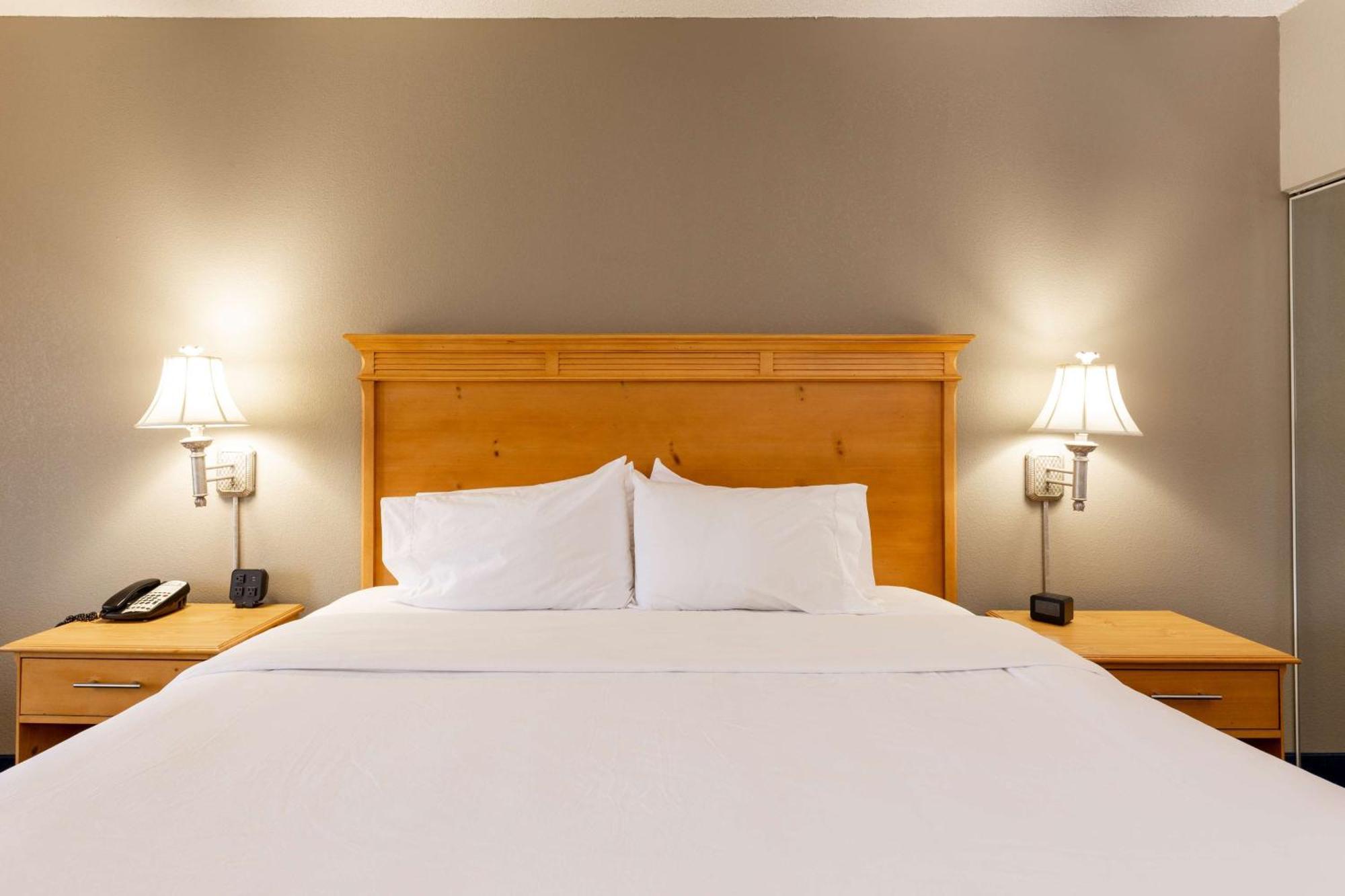 Hampton Inn & Suites Jacksonville Deerwood Park Exteriör bild
