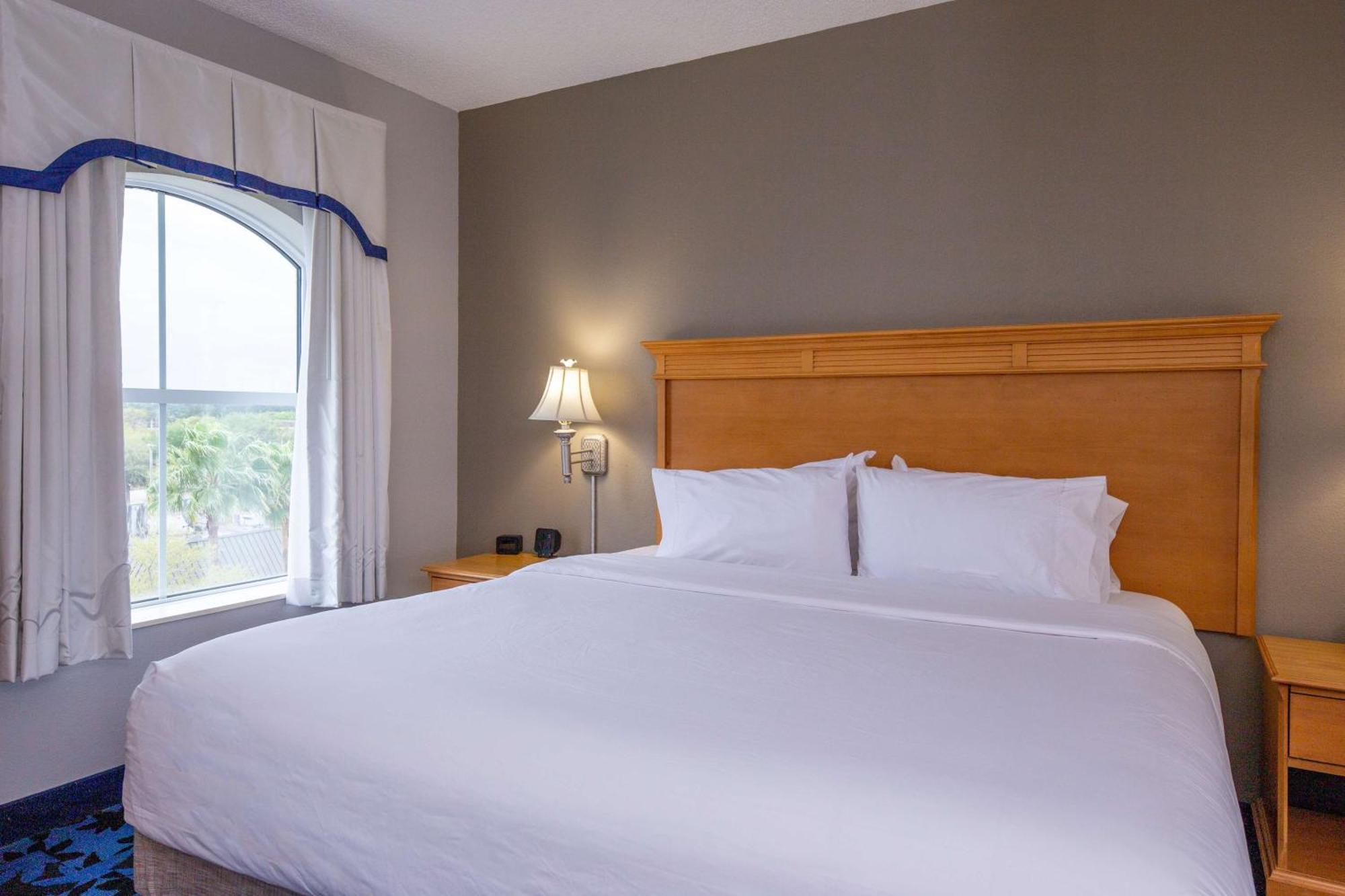 Hampton Inn & Suites Jacksonville Deerwood Park Exteriör bild